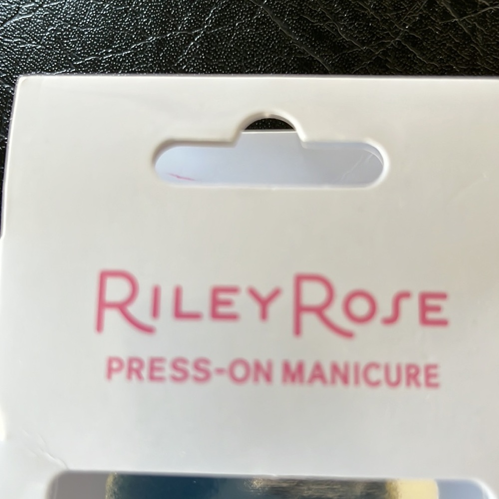 RILEY ROSE PRESS-ON MANICURE - Picture 4 of 6